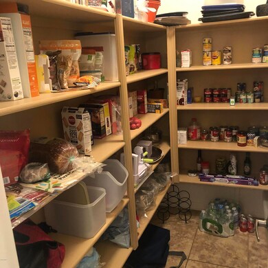 27th ave Pantry