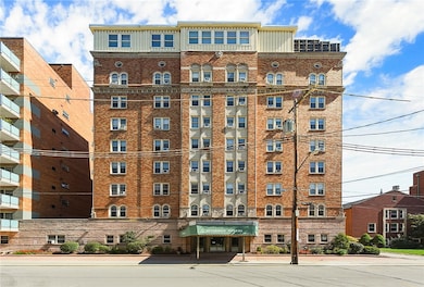 Dithridge Towers unit 414, Pittsburgh, PA 15213 - photo 2