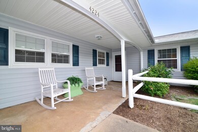 4224 Maylock Ln, Fairfax, VA 22033 - photo 6