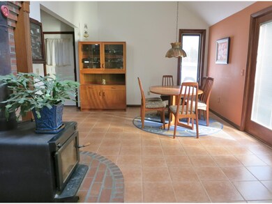 138 Lily Pond Cir, Richmond, VT 05477 - photo 3