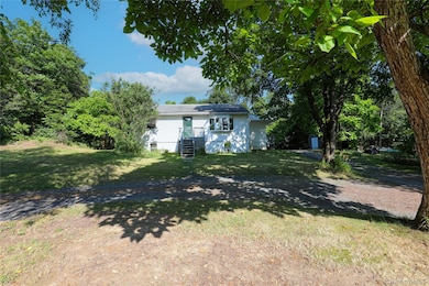 17 Cedar Dr, Lake Katrine, NY 12449 - photo 2