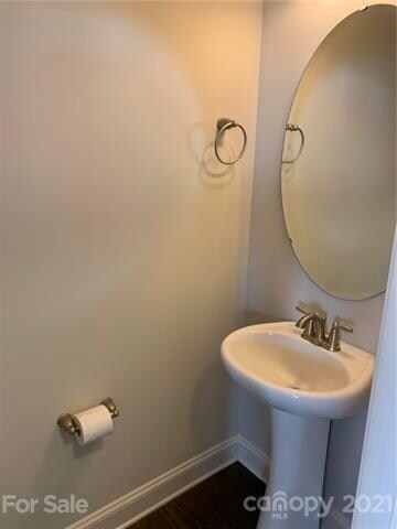 Downstairs 1/2 bath