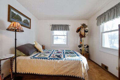 313 Meadow Ln, Lake In the Hills, IL 60156 - photo 5