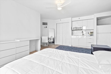 Liliuokalani Gardens unit I1505, Honolulu, HI 96815 - photo 5