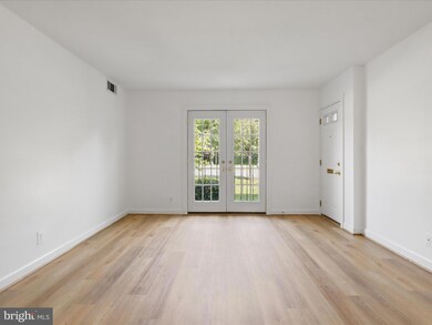 2637 S Walter Reed Dr unit C, Arlington, VA 22206 - photo 4