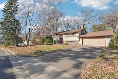 1051 Tiller Ln, Saint Paul, MN 55126 - photo 2