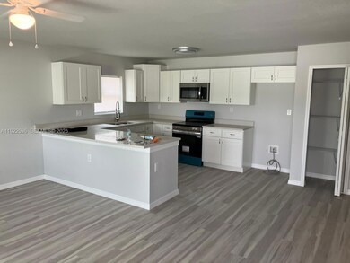 434 Poinsettia Ave unit 434, Sebring, FL 33870 - photo 3