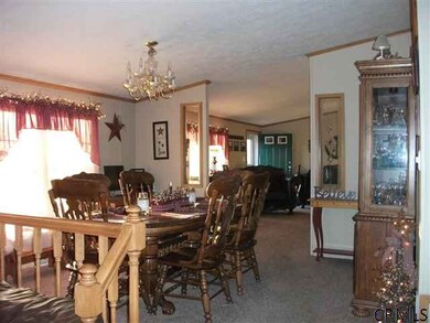 67 Bloomingdale Ave, Gloversville, NY 12078 - photo 3