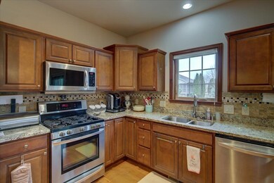 2806 Hollyhock St, Fitchburg, WI 53711 - photo 7