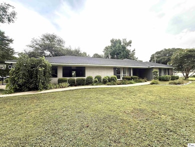 111 Burnside Dr, Tallulah, LA 71282 - photo 2