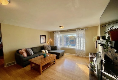 534 Tyrolian Dr, Green Bay, WI 54302 - photo 3