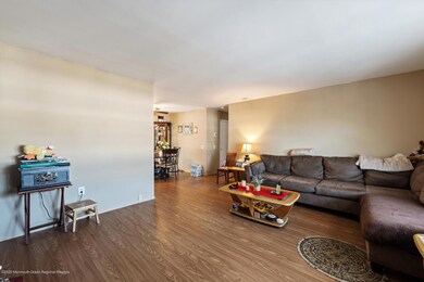 6 Texas Ct Matawan NJ 07747-large-007-00