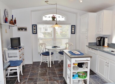 Bright Open Kitchen !