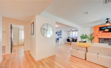 1821 E Oakey Blvd, Las Vegas, NV 89104 - photo 2