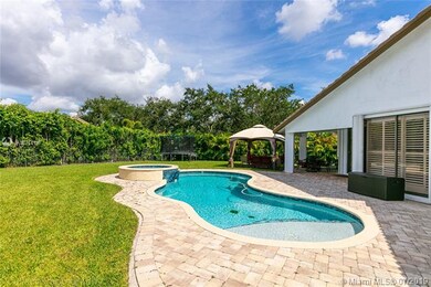 1057 Poplar Cir, Weston, FL 33326 - photo 6