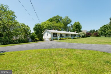 136 Longview Dr, Catonsville, MD 21228 - photo 2