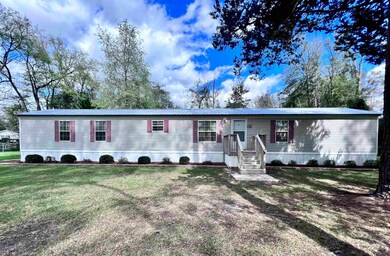 110 Elizabeth St, Crawfordville, FL 32327 - photo 2