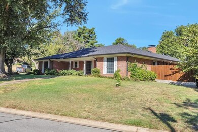 913 Circle Ln, Bedford, TX 76022 - photo 3