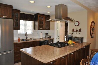 Kitchen -- open to entertaining