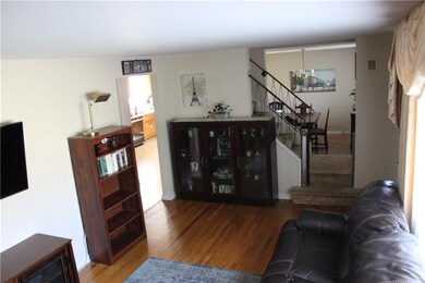 Living room showing easy flow to kitchen or dinnin