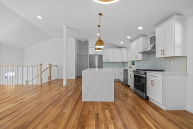 612 Whiting St, Hanover, MA 02339 - photo 4