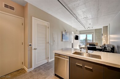 Juhl unit 439, Las Vegas, NV 89101 - photo 7