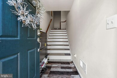 9016 Endicott Place, Lorton, VA 22079 - photo 2