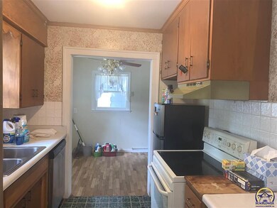 659 SW MacVicar Ave, Topeka, KS 66606 - photo 5