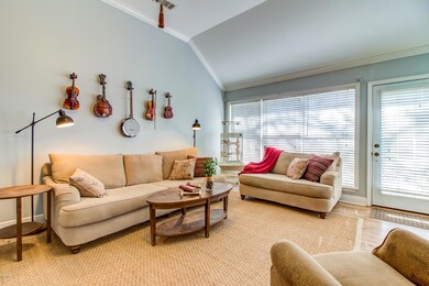 14251 Oak View Cir (6)