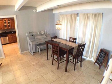 Dining area next to kitchen....