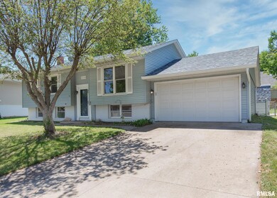 5716 Oakbrook Rd, Davenport, IA 52806 - photo 2