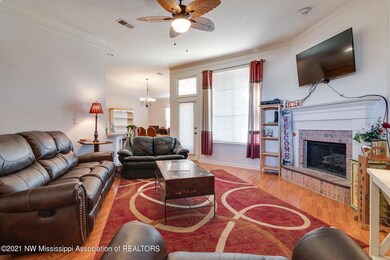 6367 Braybourne Main-4