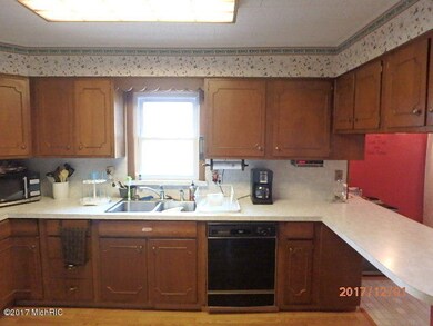 3327 E Kirby Rd, Battle Creek, MI 49017 - photo 6