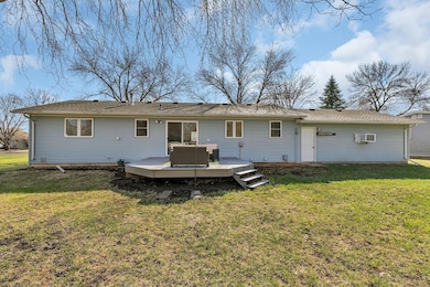 330 8th St E, Hector, MN 55342 - photo 6
