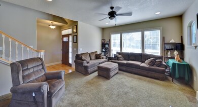 920 Buck Point St, Central Point, OR 97502 - photo 6