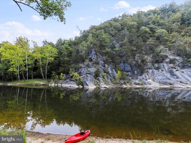 470 Tonoloway Point Cir, Great Cacapon, WV 25422 - photo 4