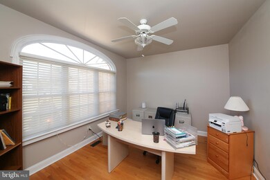 1311 Taylor Dr, Langhorne, PA 19047 - photo 5