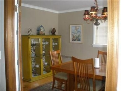 749 Pipestone diningroom 3