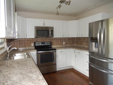 808 W Baxterwood Ln, Janesville, WI 53546 - photo 5