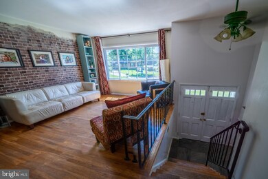 16504 Forest Mill Ct, Laurel, MD 20707 - photo 3