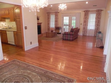 31 N Willow Brook Dr, Asheville, NC 28806 - photo 7