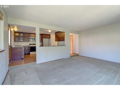 901 E 14th St, the Dalles, OR 97058 - photo 7