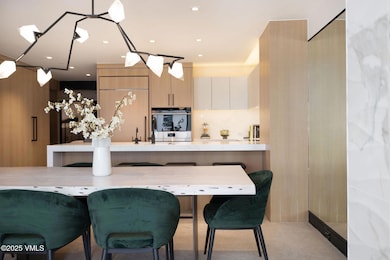montaneros_304_interior_vignette_table_b