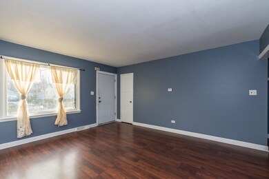 1644 Mckay St unit 4, Waukegan, IL 60087 - photo 3