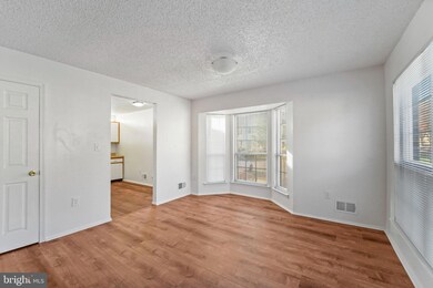 194 Darwin Ln, North Brunswick, NJ 08902 - photo 5