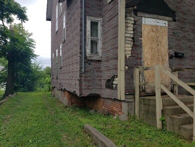 1427 10th St, Des Moines, IA 50314 - photo 2