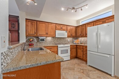 Kitchen - 5530 Via Papavero