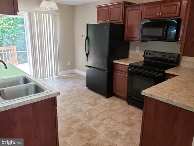 19639 Point Lookout Rd unit 19639, Lexington Park, MD 20653 - photo 4