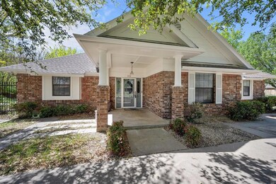 111 Westmeadow Dr, Cleburne, TX 76033 - photo 2