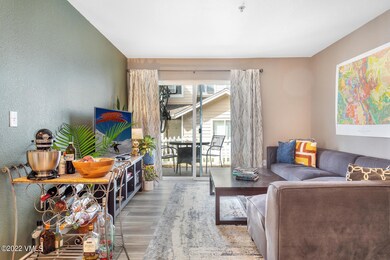 127 Jules Dr-013-005-Living Room-MLS_Siz